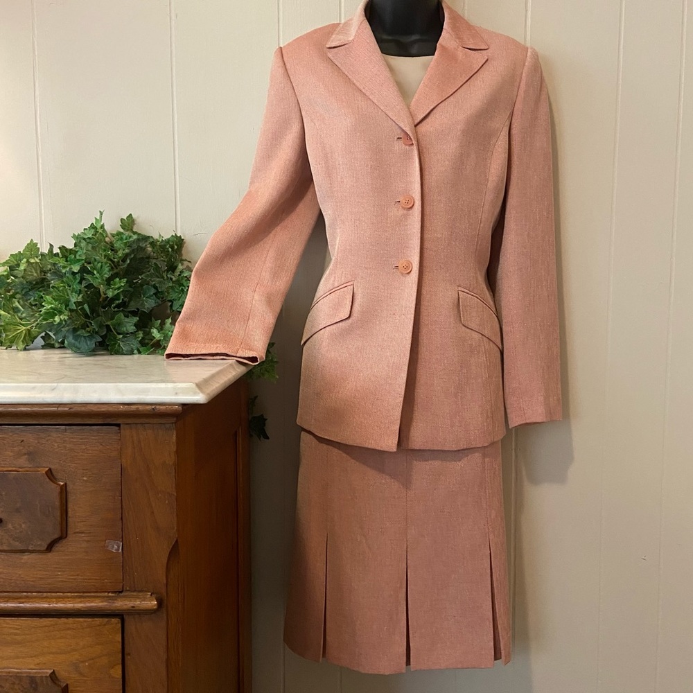 Sharp Jacket & Skirt Le Suit.  sz 8